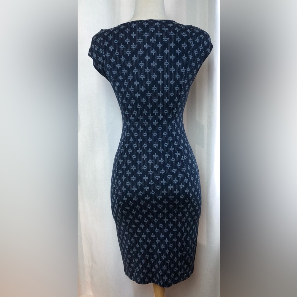 Tory Burch 100% Silk Navy Logo Print Dress Style 31142415 Cap Sleeve XS - Picture 9 of 16